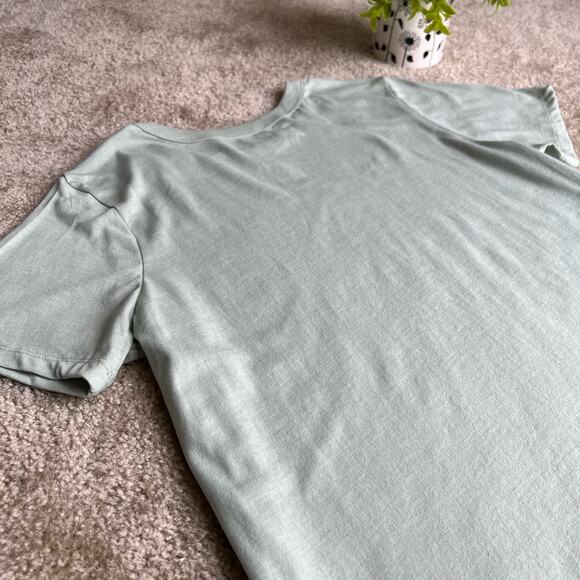 NWT Disney Princess Tiana Aqua Gray Short Sleeve T-Shirt Size: Small - Picture 10 of 12